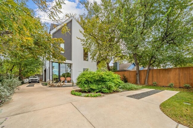 Primary Photo - 2509 Durwood St