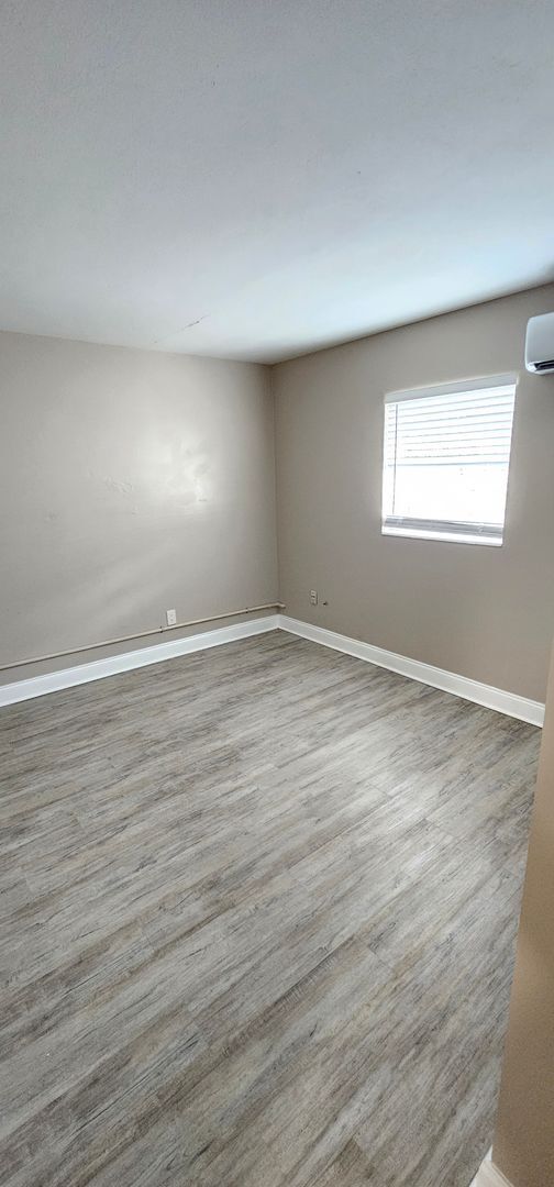 Building Photo - Titusville Apartment Including ALL Utilities!