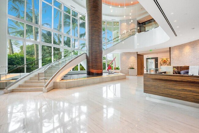 Building Photo - 100 South Pointe Dr