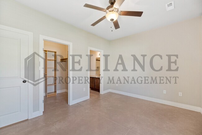 Building Photo - 3738 N Tyler Ct