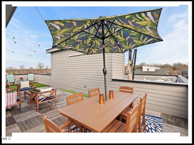 Building Photo - 712 E Edenton St
