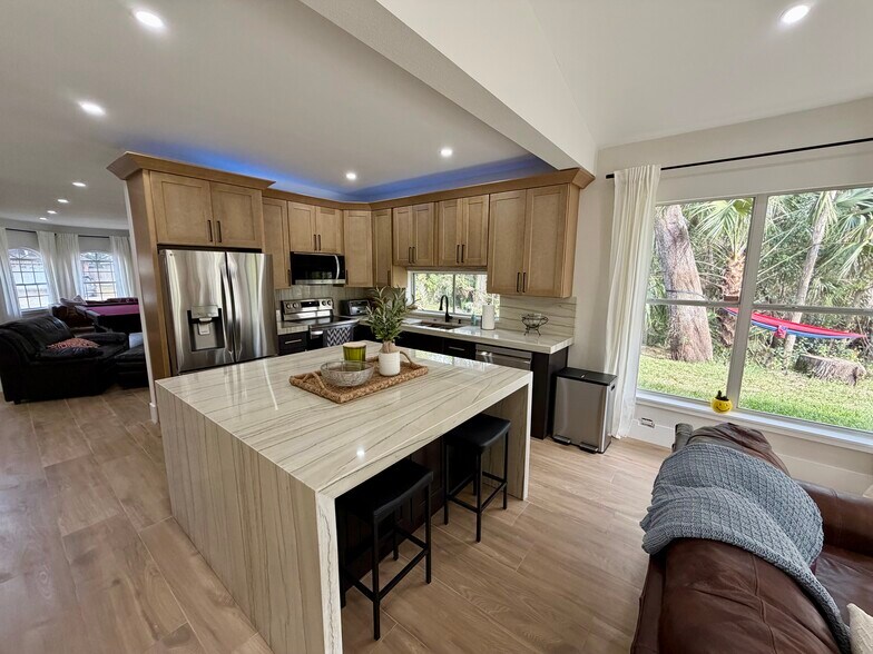 Building Photo - 147 Dalton Dr