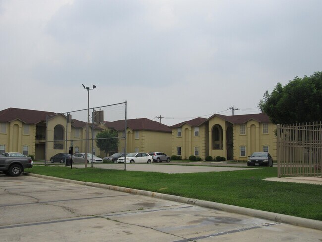 Building Photo - 9804 Cantera Ct