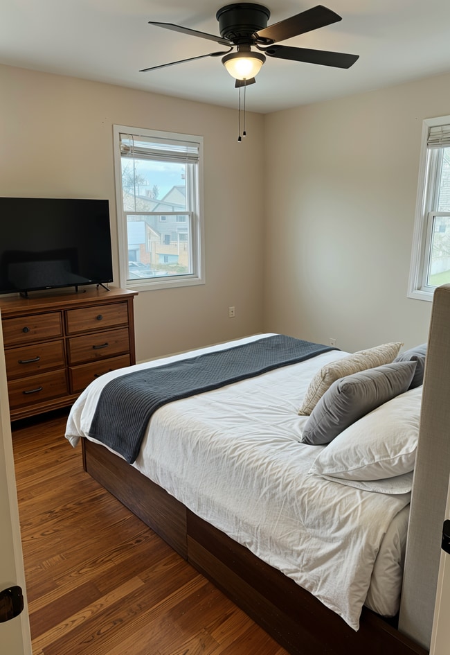 Building Photo - 2321 Riverview Terrace