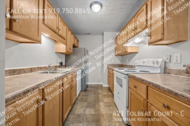 Building Photo - 421 Tolbert Ct