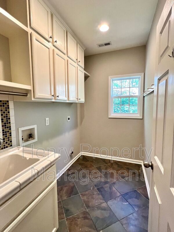 Building Photo - 517 Anchor Creek Way
