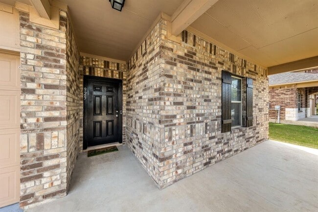 Building Photo - 925 Woodduck Trail