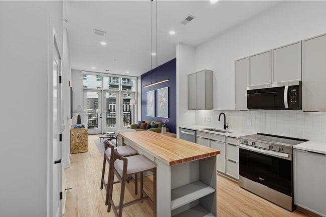 Building Photo - Chamberlain House