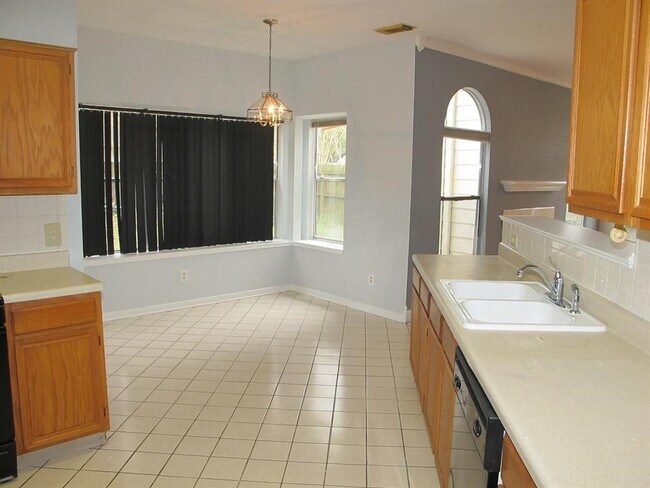 Building Photo - 8819 Diamond Lake Ln