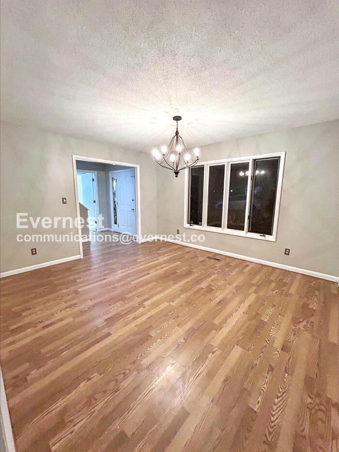 Building Photo - 57 Carrisbrooke Ln