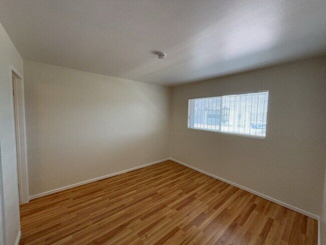 Building Photo - 3726 Hazelwood St