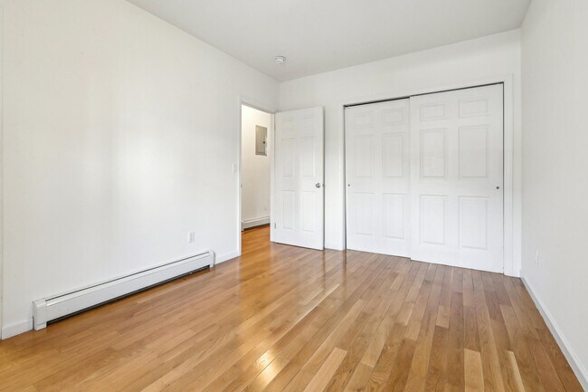 Building Photo - 66 Chestnut Ave