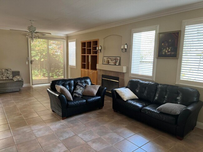 Building Photo - Home for Rent in Carmichael, CA