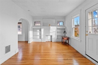 Building Photo - 394 Taunton Pl