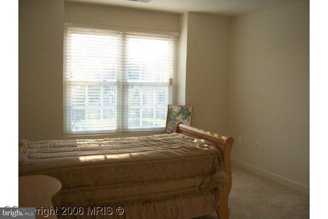 Building Photo - 15520 Tuxedo Ln
