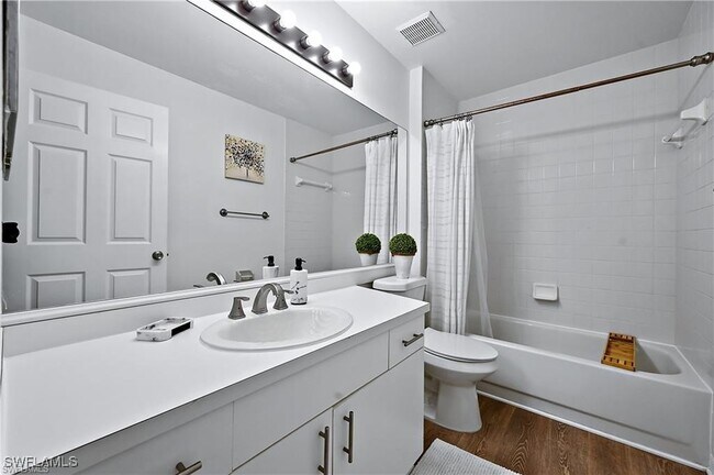 Building Photo - 3740 Fieldstone Blvd