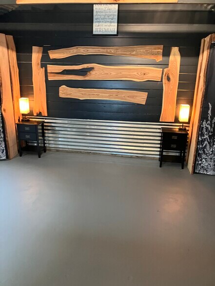 Building Photo - 602 3rd St