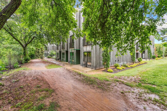 Building Photo - 315 NE Burwood Mews