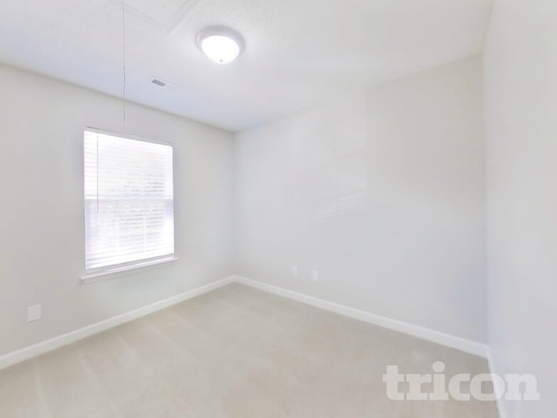 Building Photo - 3933 Far West Dr