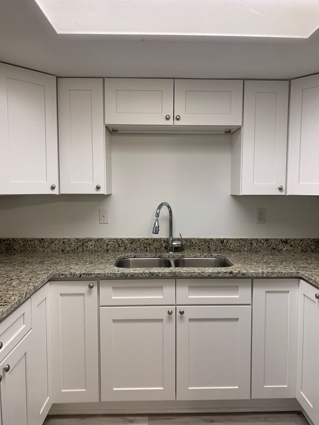 Building Photo - 605 Douglas Dr, A, St. Marys, GA 31558