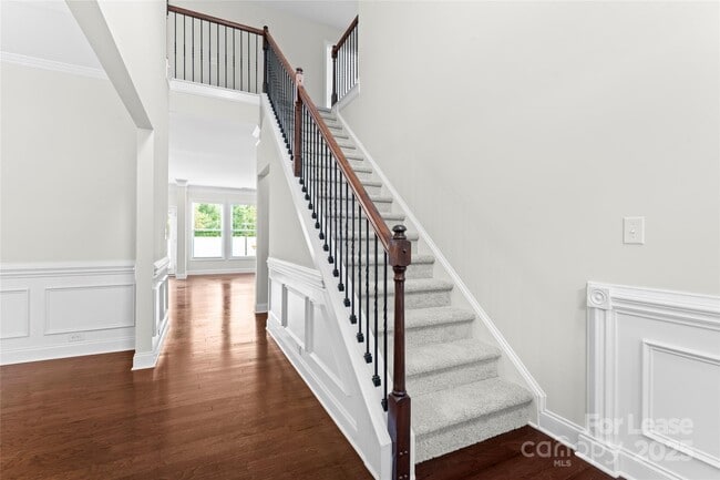 Building Photo - 1037 Jack Pine Rd