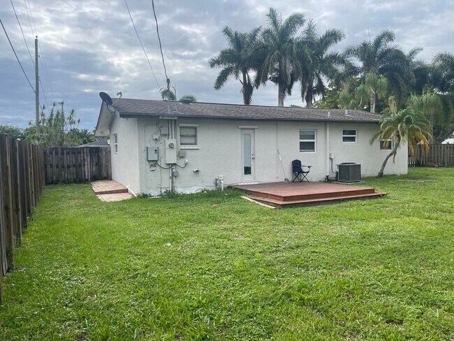 Building Photo - 4779 Bonanza Rd
