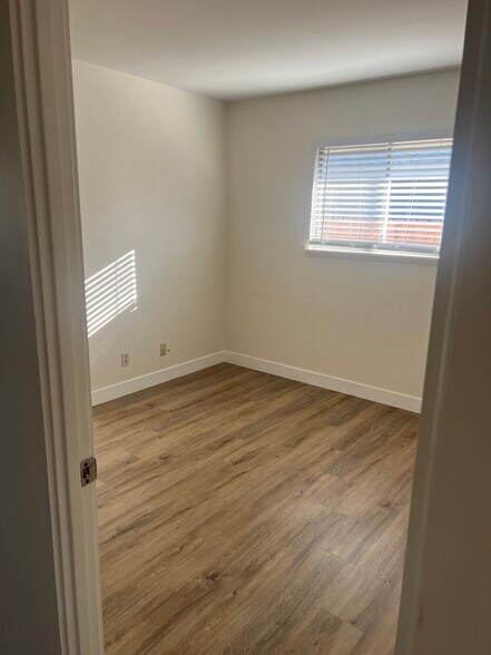 Building Photo - 156 Alcor Ave