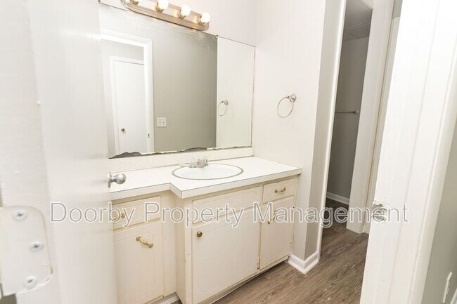 Building Photo - 3003 Addison Rd