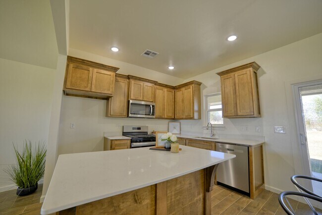 Building Photo - Brand New Home in Washington!