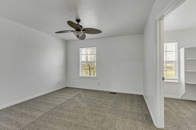 Building Photo - 816 N 175 E