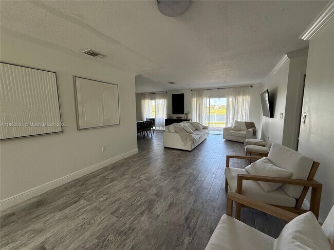 Building Photo - 4041 SW 148th Pl