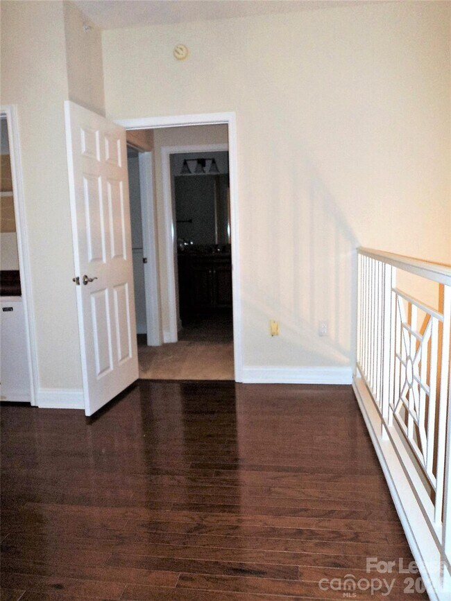 Building Photo - 300 W 5th St