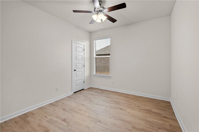 Building Photo - 391 W Branta St