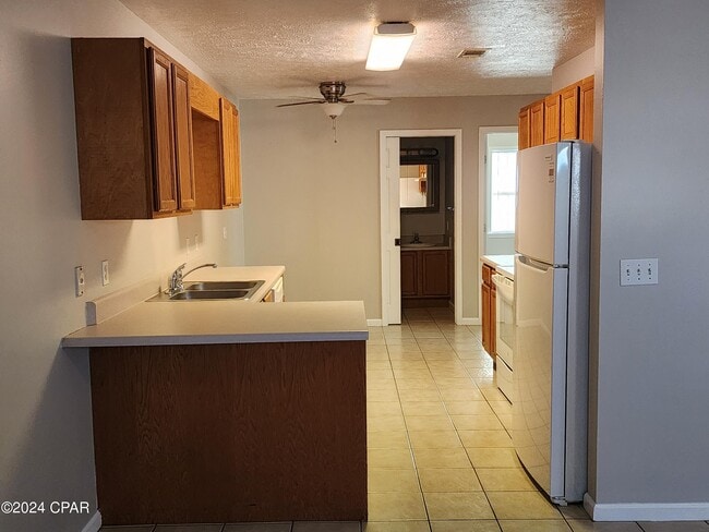 Building Photo - 5432 Sunset Ave