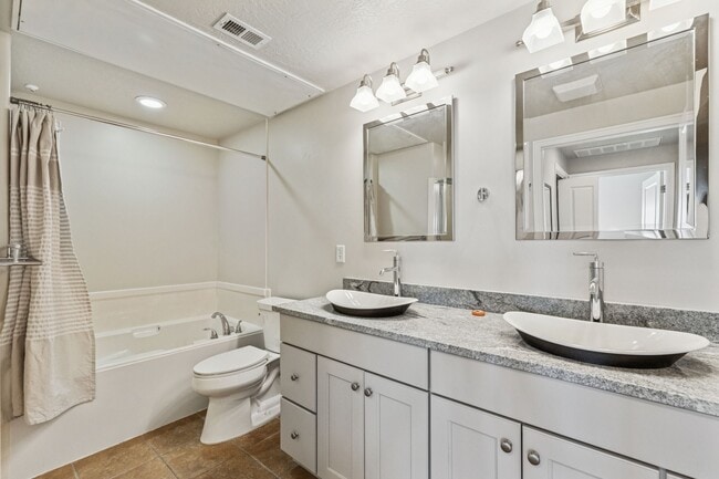 Building Photo - 5 S 500 W