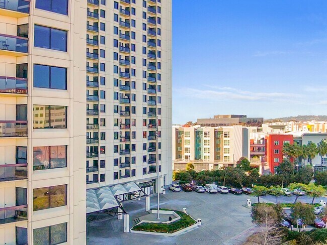 Building Photo - Stunning views of SF and the Bay from the ...