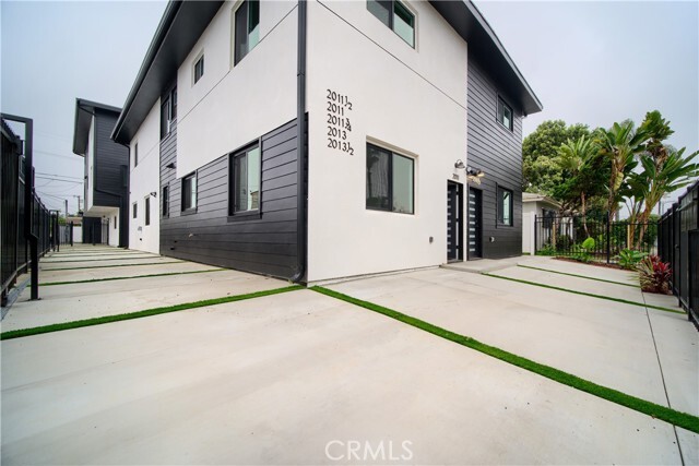 Building Photo - 2011 8th Ave