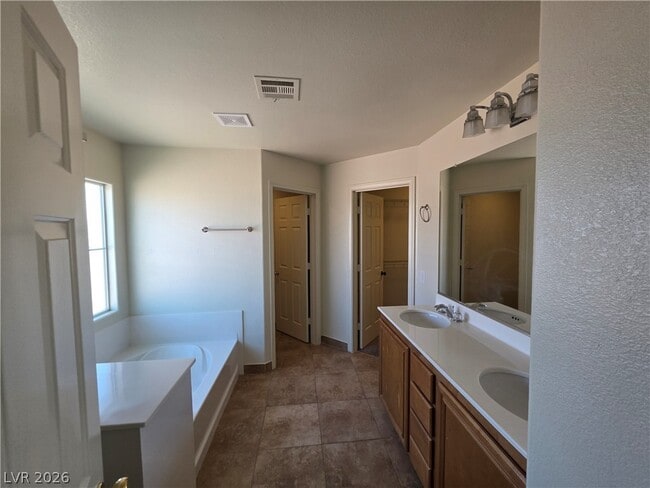 Building Photo - 2312 Scissortail Ct