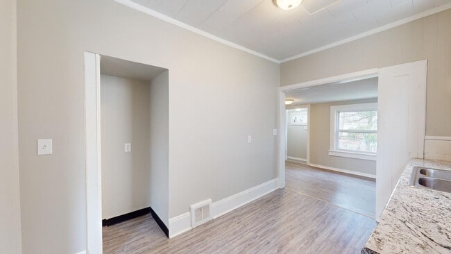 Building Photo - Brooklyn Centre Area - 3 Bedroom - Single ...