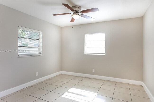 Building Photo - 3751 NW 9th Ct