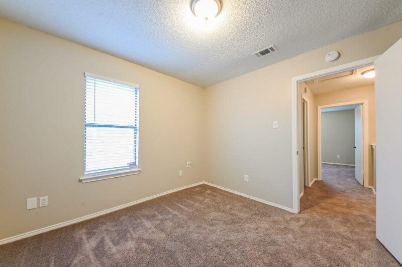 Building Photo - 1538 Sunrise Ln
