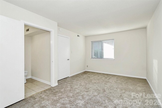 Building Photo - 6121 Heathstone Ln