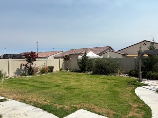 Building Photo - 3 Bedroom + Office, 2 Bath Home with Solar...
