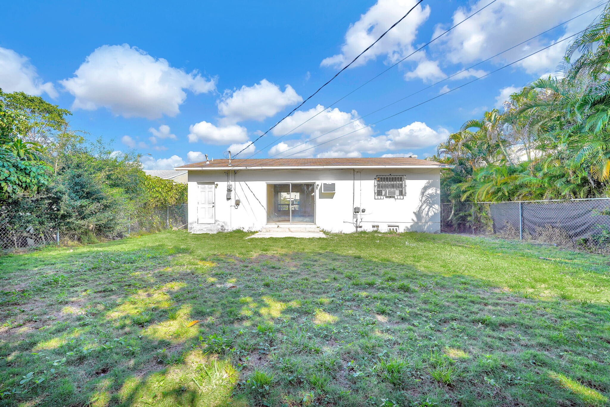 Building Photo - 135 NW 48th Ct