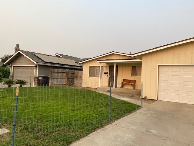 Building Photo - 1940 Yale St