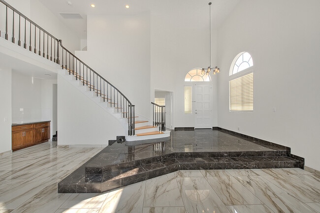 Building Photo - 3571 Rio Ranch Rd