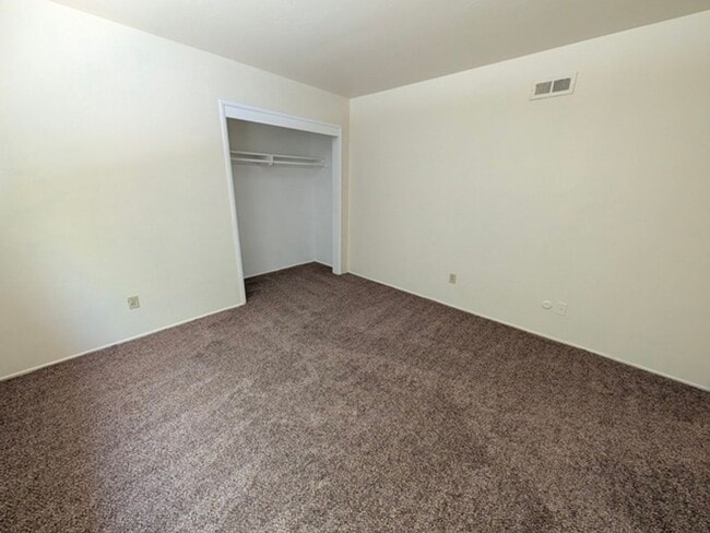 Building Photo - 5209 Hewlett Dr