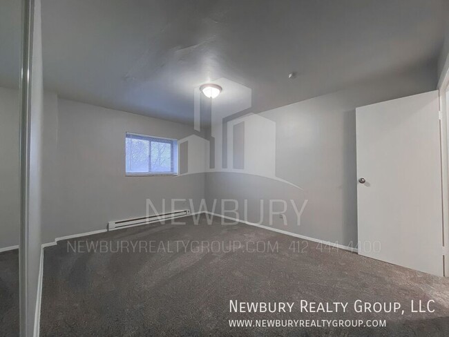 Building Photo - Welcome to Your New Home in the Westwood/O...