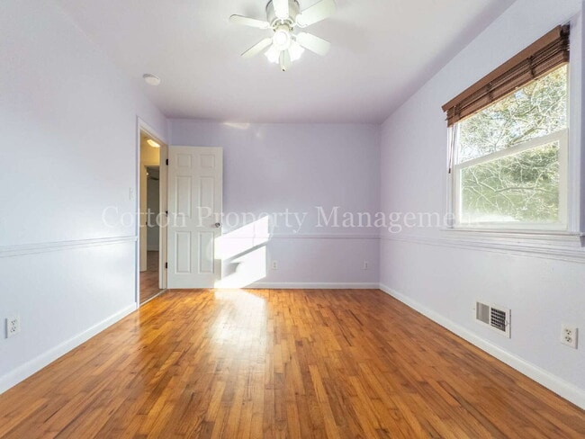 Building Photo - 101 Hyacinth Ave