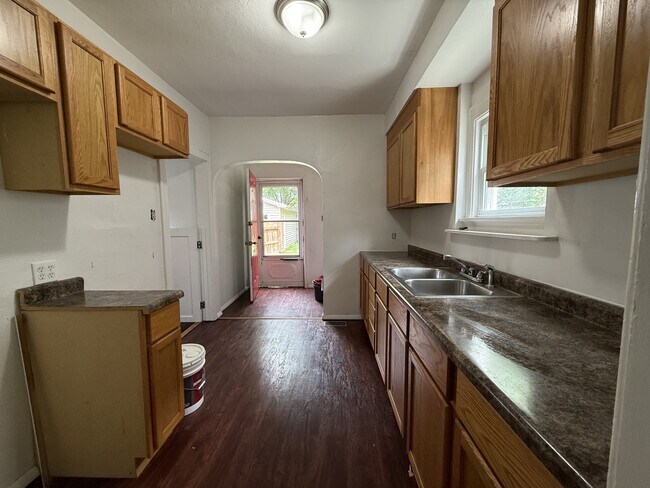 Building Photo - 4112 Garden Park Dr